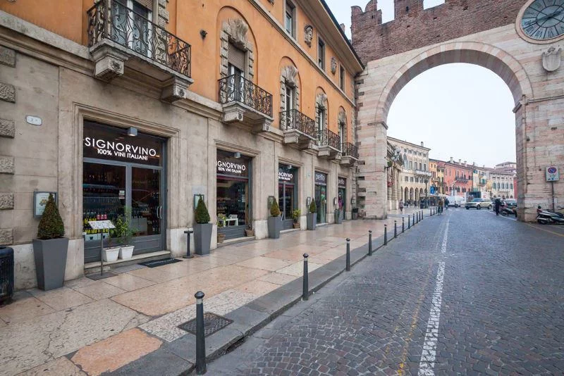 Il Vinitaly di Signorvino: corsi gratuiti, live music e degustazioni a Verona