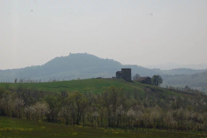 Tra vino e Castelli, passeggiata enogastronomia del cantinone medievale di Pietra de Giorgi Pavia